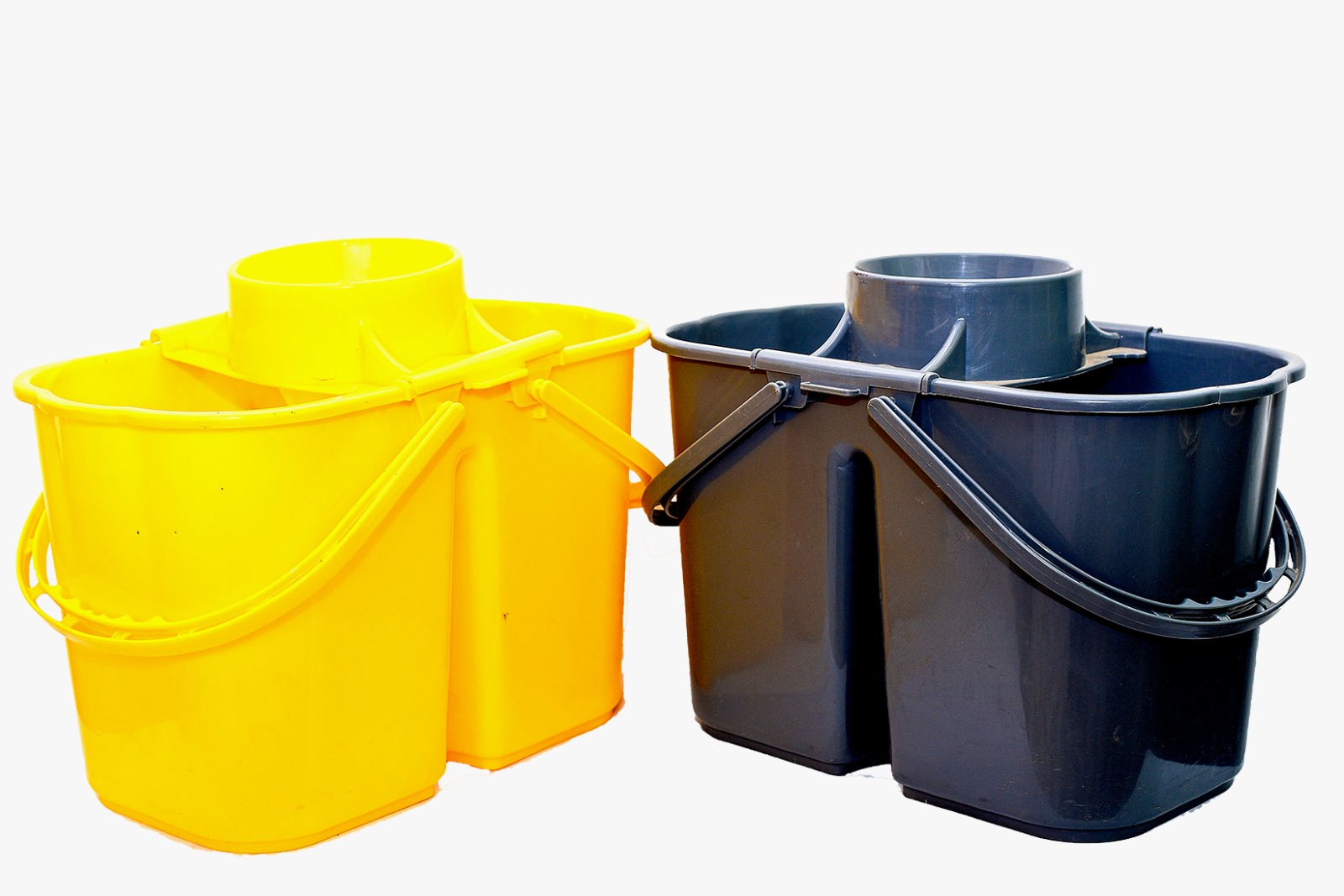 Normal mopping bucket by Mikeline